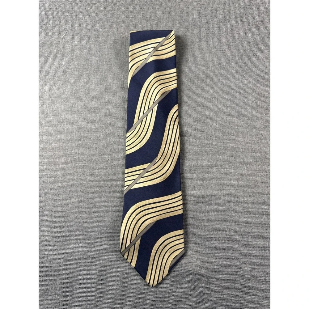 Hugo Boss 100% Silk Thai Blue And‎ Beige Pattern